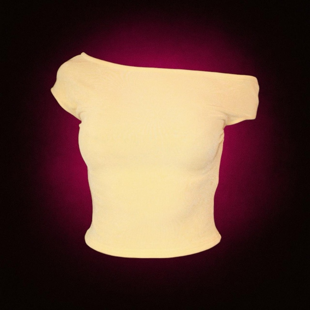 Baby yellow one shoulder / off the shoulder fitted short sleeve top
